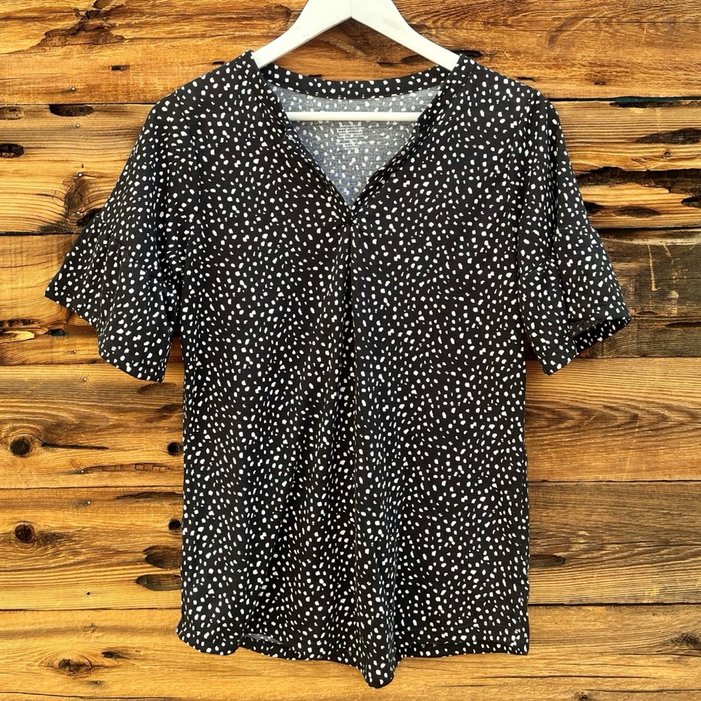 ASTROLOGIE | B&W Spot V-Neck Short Sleeve T-Shirt L